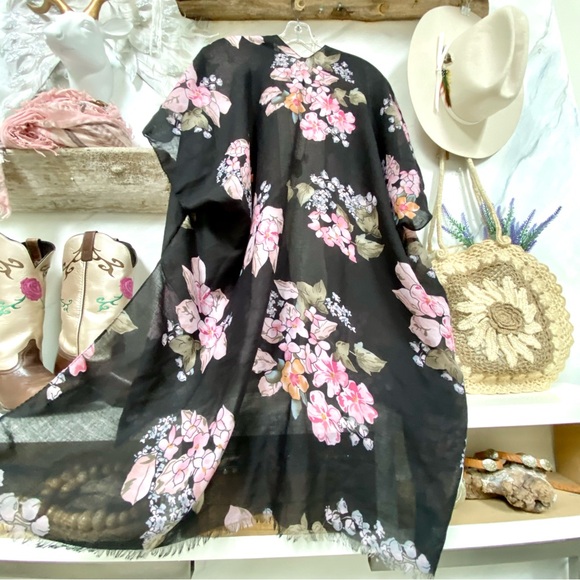 Ardene Other - Boho floral Cape/cover up w resort vacay beach shabby chic vibe